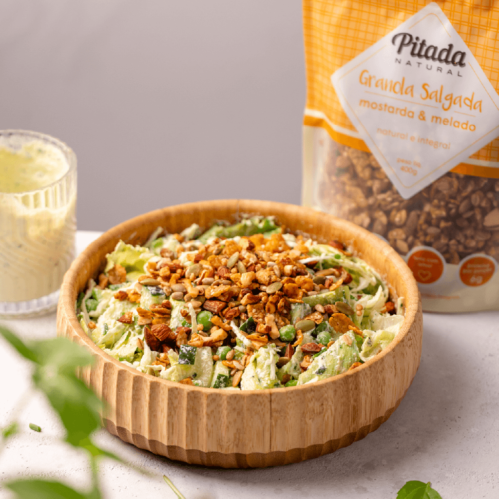 Granola em saladas
